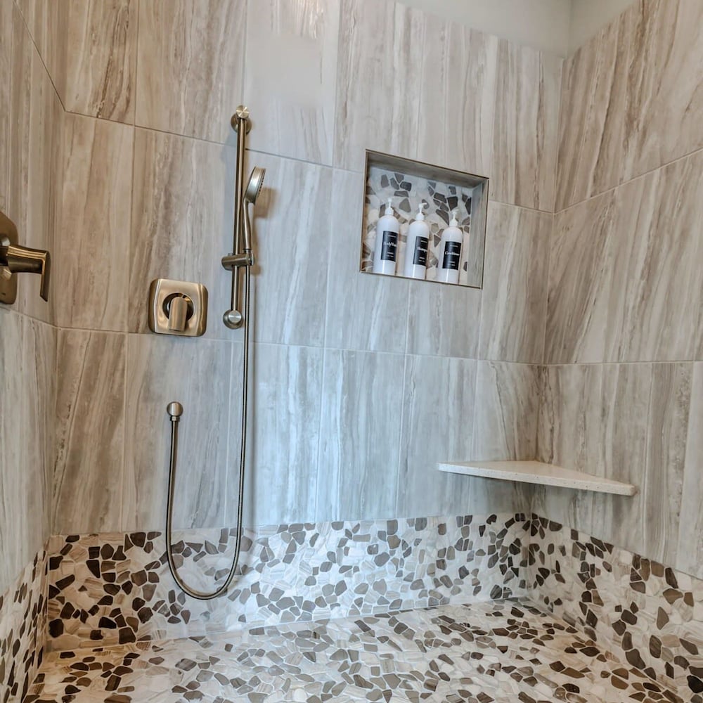 Luxury Retreat Modern 5BR Ranch in Bennington