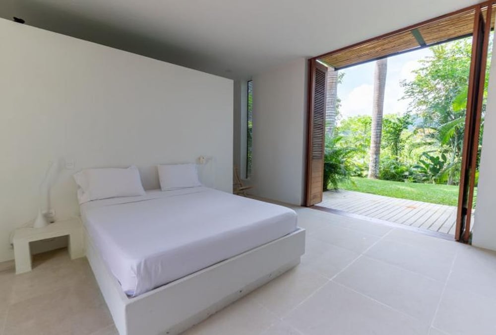 w Amazing 4BR Villa w Pool at Mesa de Yeguas