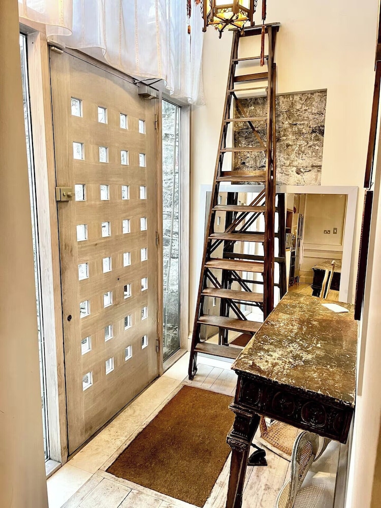 118 A Perfect Blend of Charm and Luxury