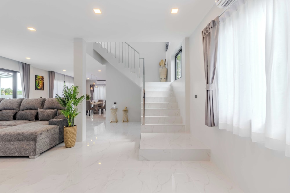 2 Villas 2 Kitchens Huge Pool V258