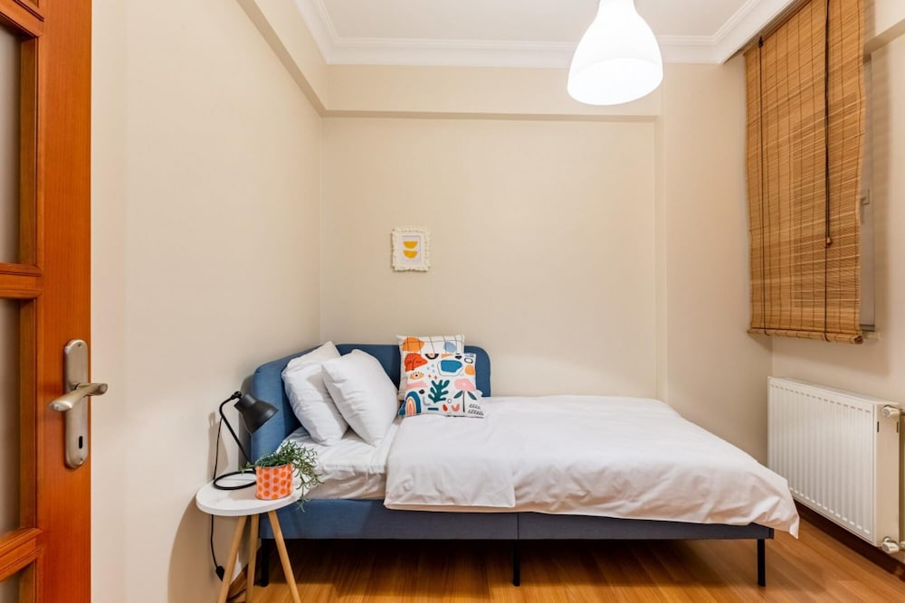 Colorful Flat Near Popular Attractions in Sisli