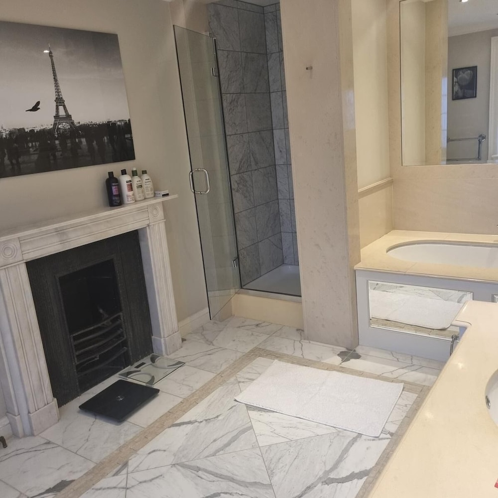 Park Village East Luxury Apartment view 2