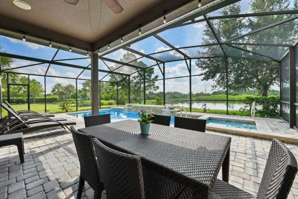 Spacious 5-Bedroom Resort Pool Home with Lake View 5 Villa