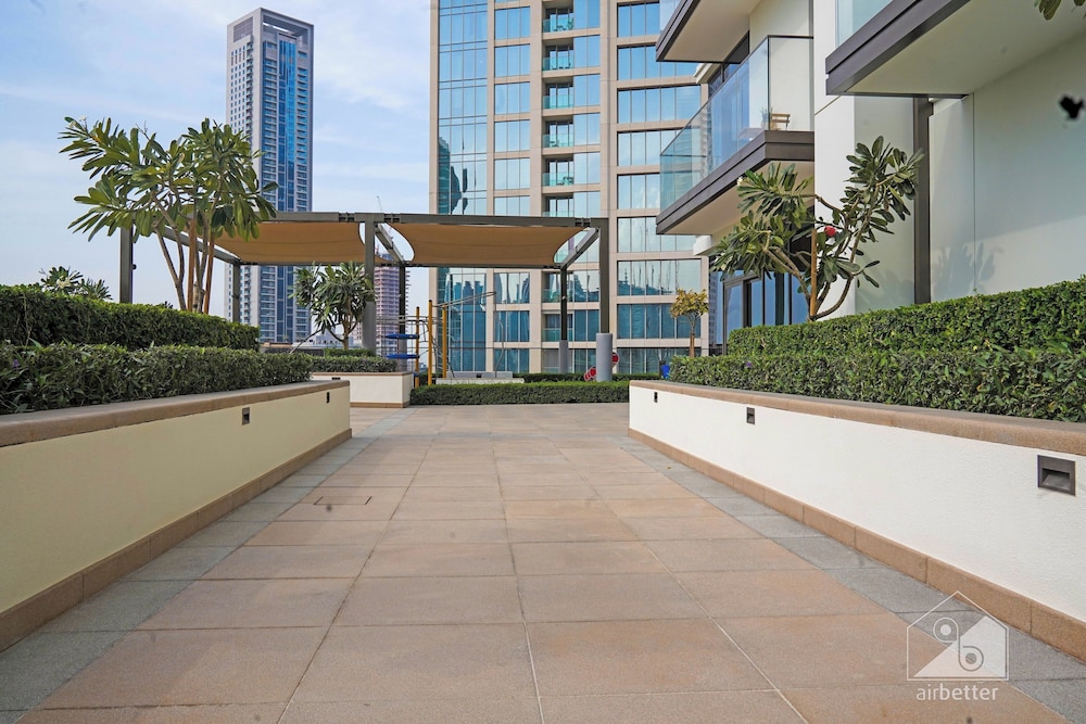 Luxurious 2B Apartment at Burj Crown Downtown