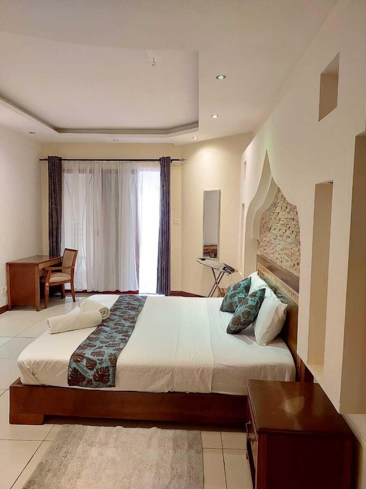 Lux Suites Shanzu Oceanfront Apartments view 4