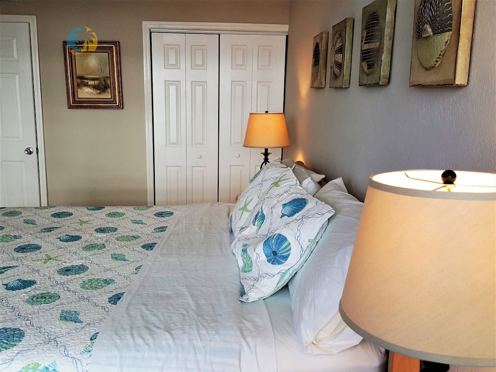 Cozy 2 Bedroom With Ocean Views - 510