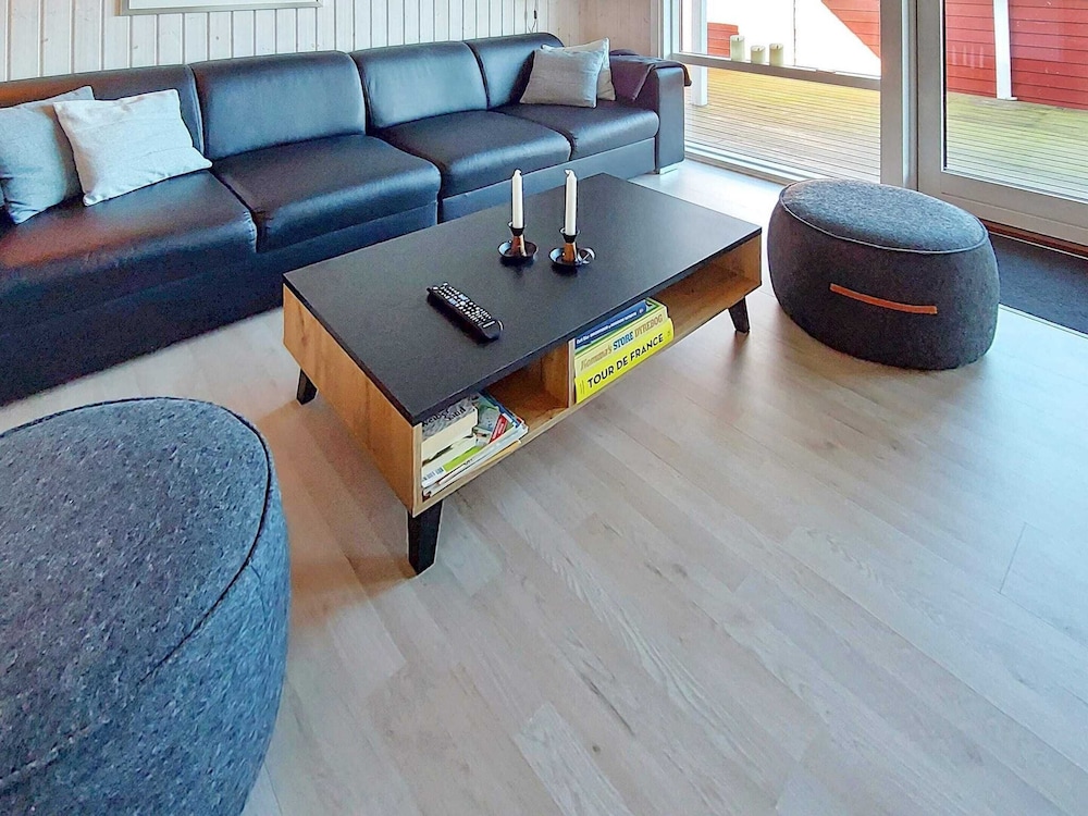 6 Person Holiday Home in Hemmet
