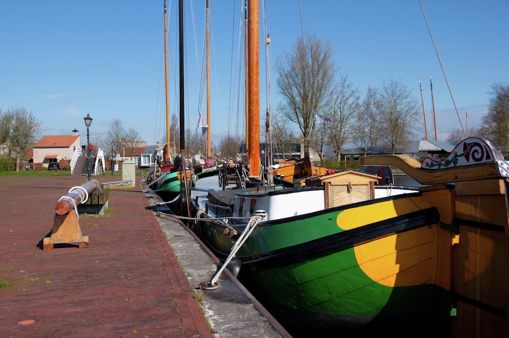 Charming Apartment in Langweer With Jetty view 4