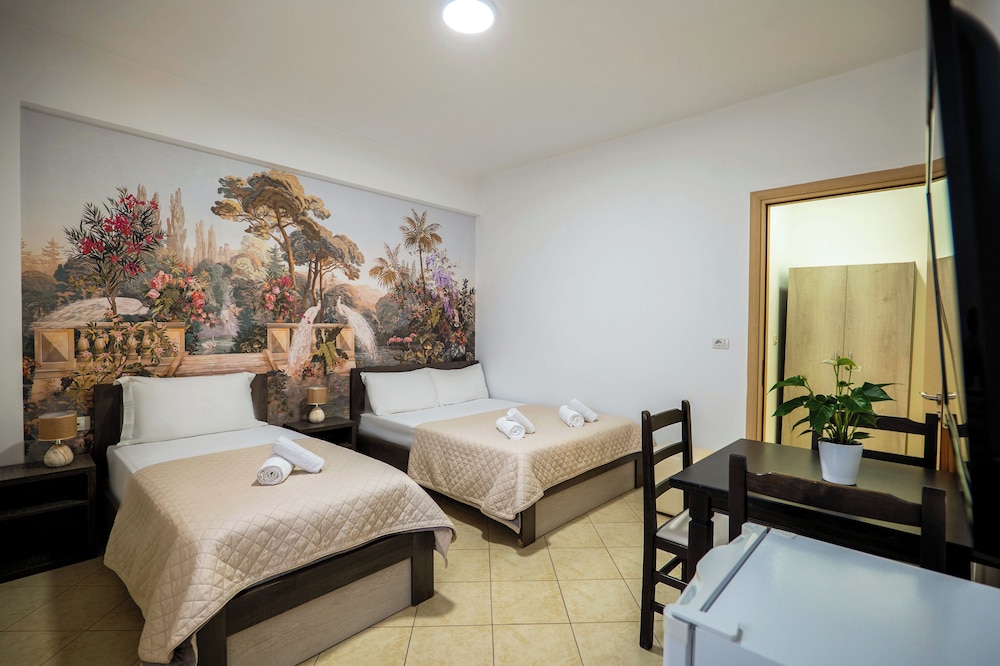 Atlantis Hotel & Apartments