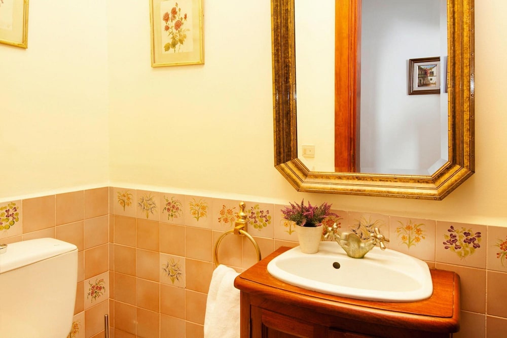 Villa Mansion Bandama With Pool in Santa Brigida
