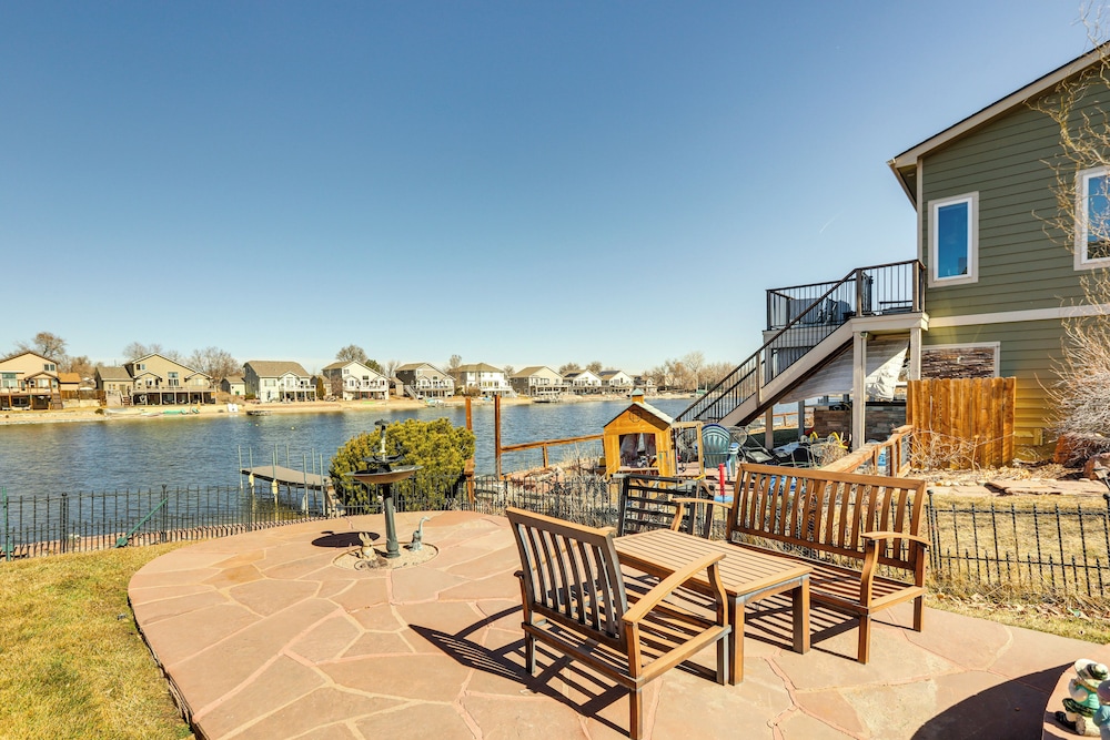 7 Mi to Dtwn Denver: Lakefront Gem w/ Dock!