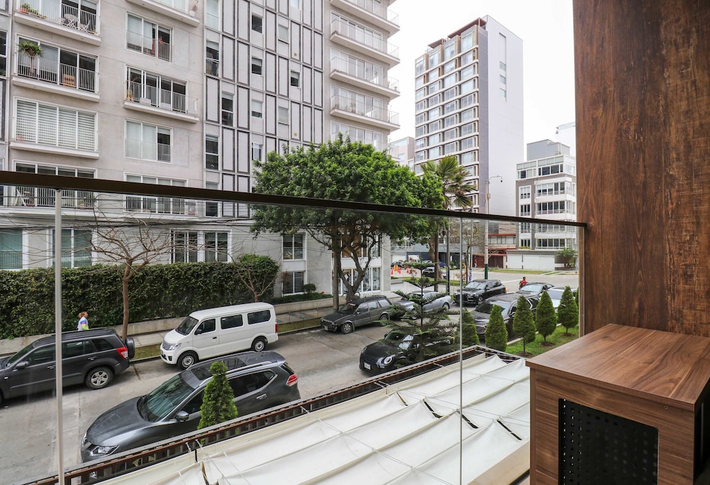 w Superb Loft w Balcony in Barranco