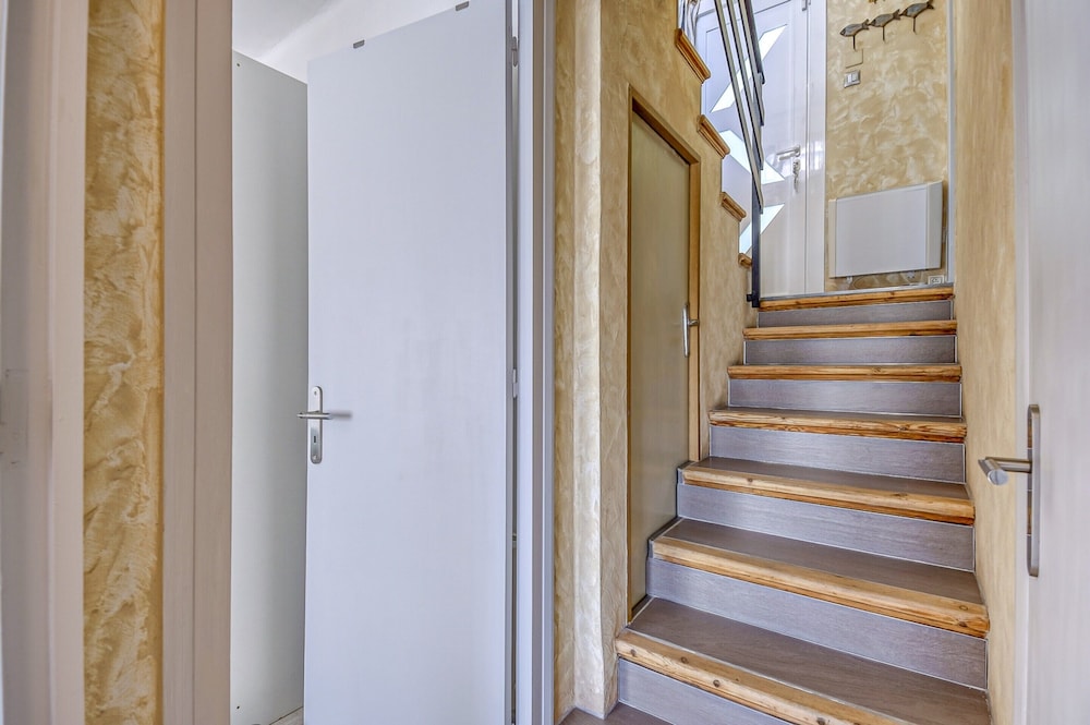 Apartment in Roses Near Platja Dels Palangrers