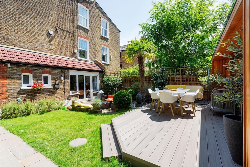 outdoor bbq area