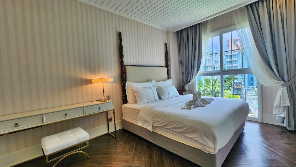 Luxury 1 Bedroom condo CloseToBeach G411