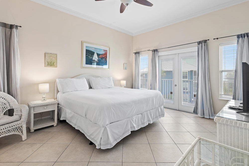Pavilion Palms 205b