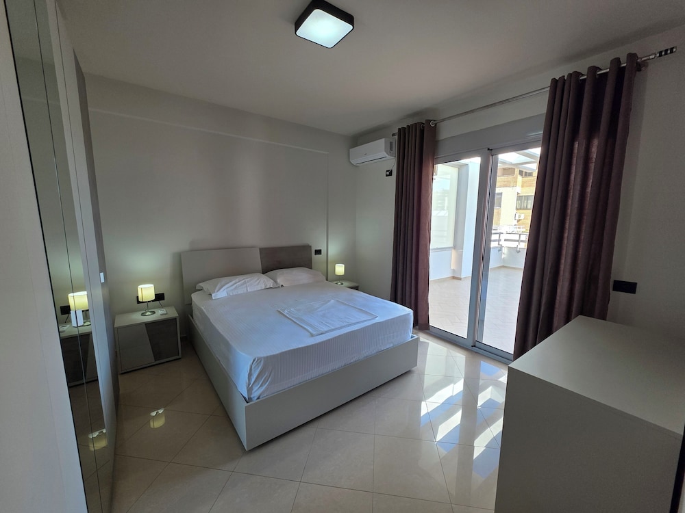Thomas K Veranda Apartment