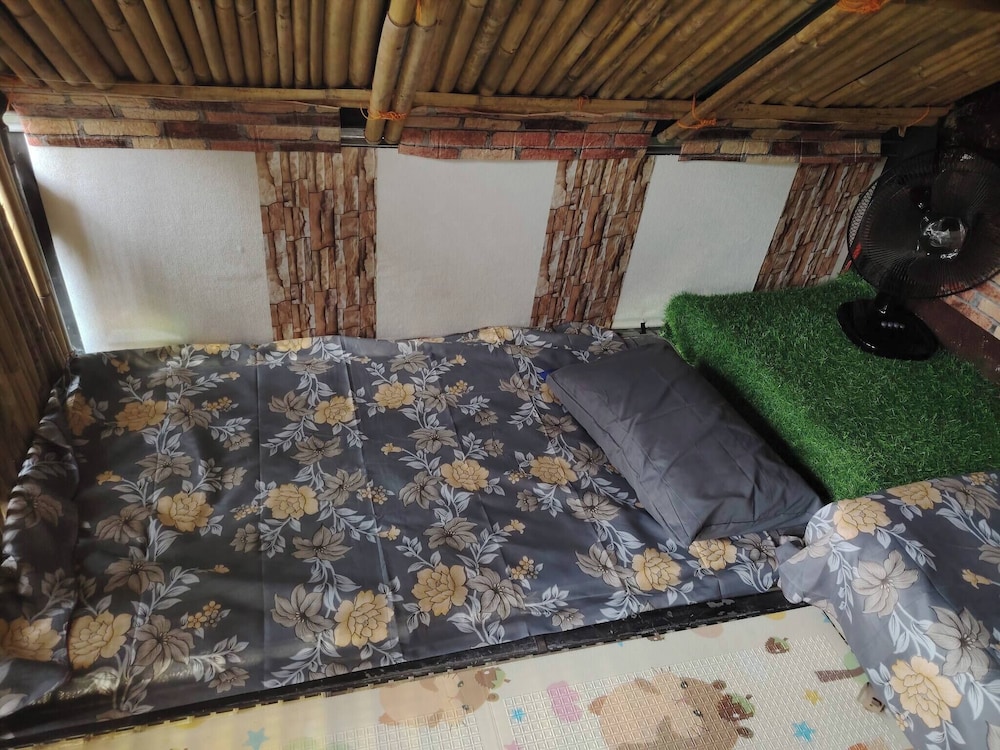 Tribal Bliss Private Resort in Lipa Batangas, a Privat Guest Room With Pool