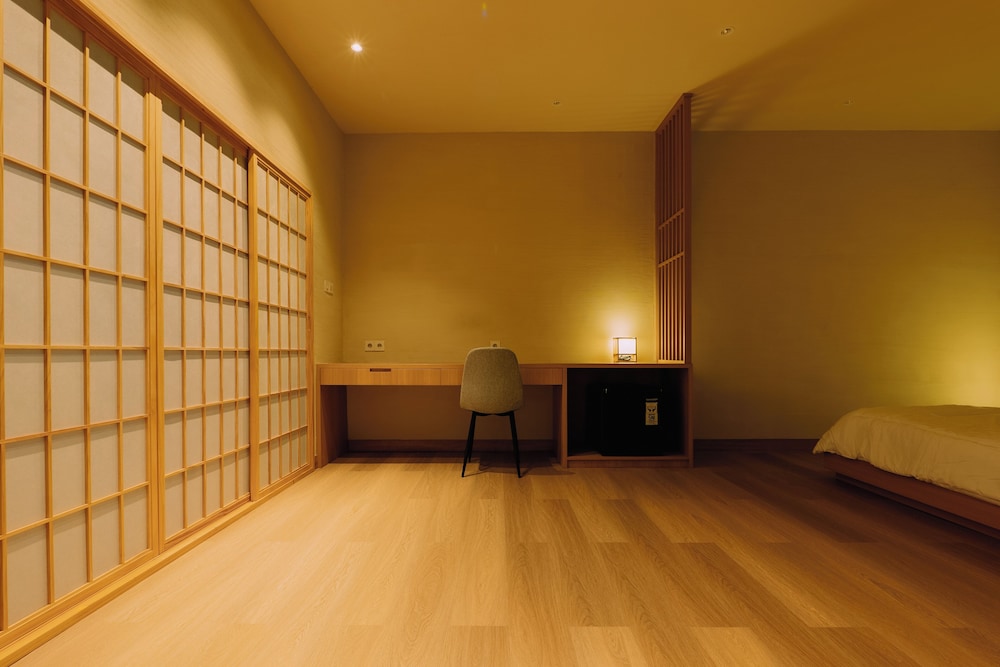Himawari House