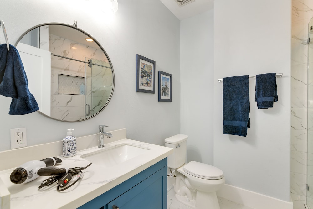 Oceanfront Galveston Condo in Amazing Location!