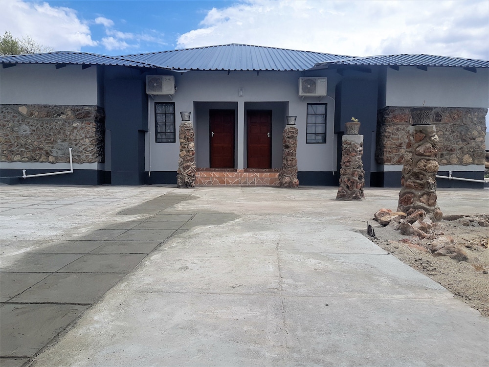 Pelican Lodge and Camping