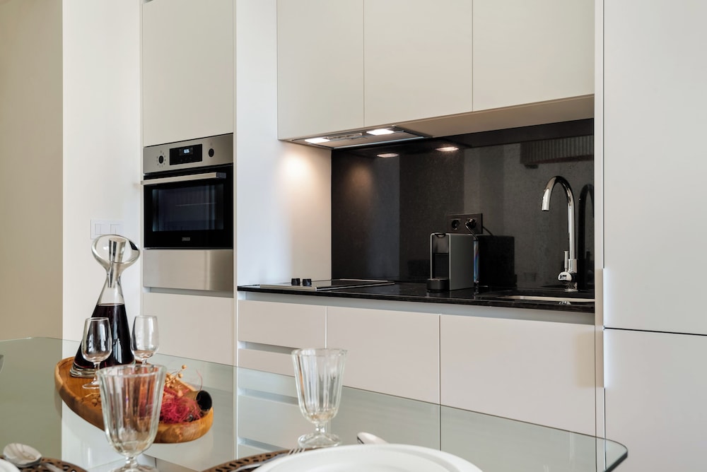Prt001 Liberty 119 Luxurious 1BD in Aliados
