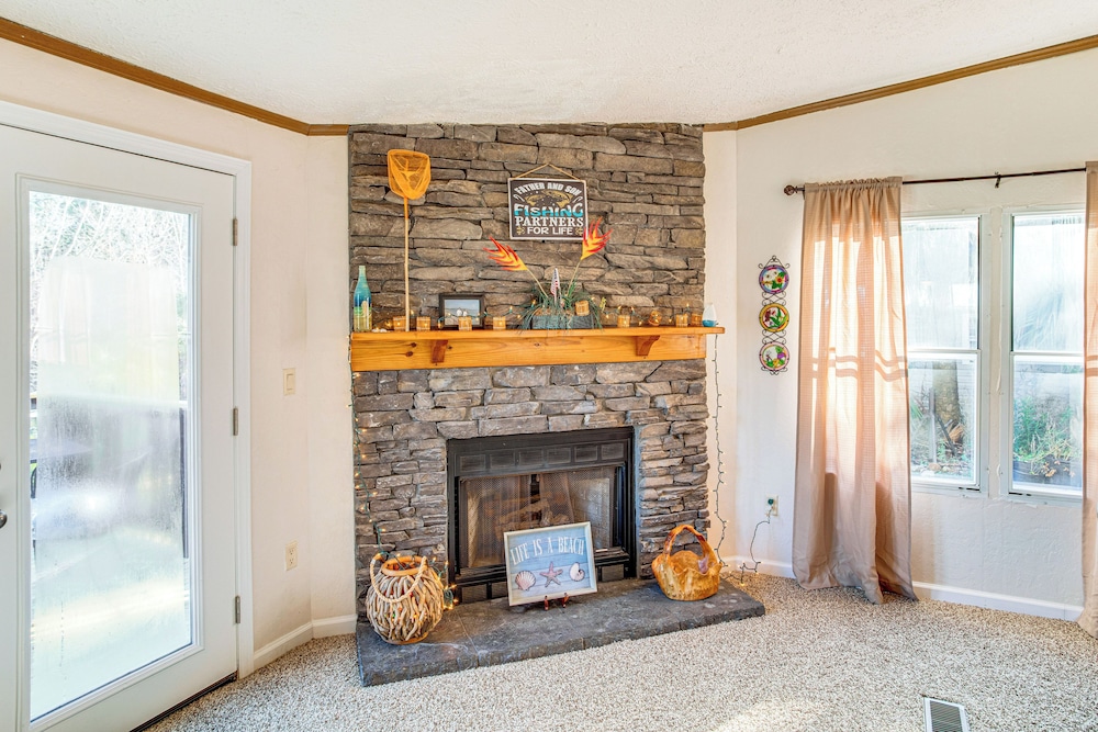 Fish On-site: Lake Murray Family Home