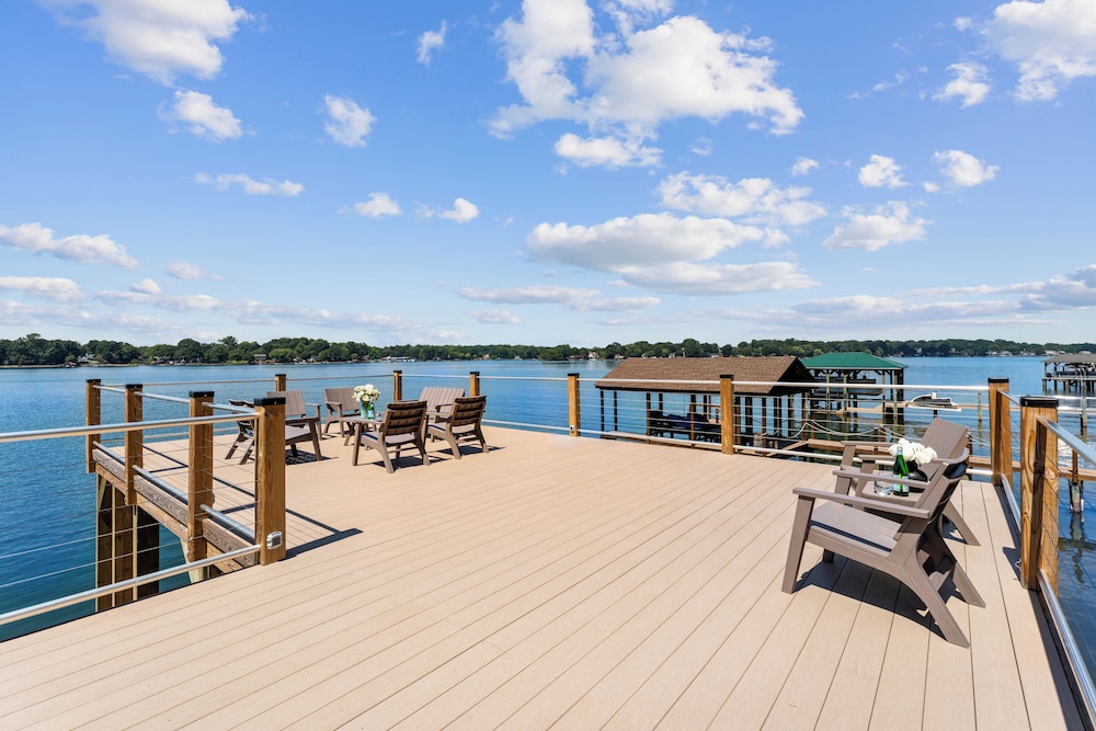 Lakefront Living W/optional Boat Rental