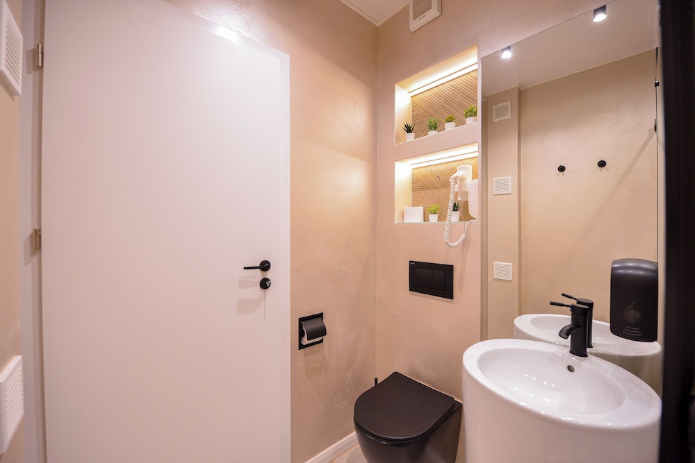 Wabi Sabi - One Bedroom - Romana Square
