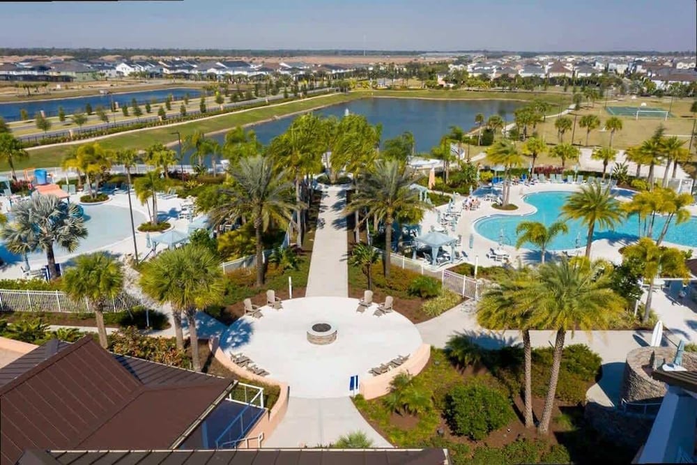 Splendid 6Bd w Private Pool Solara Resort 2154