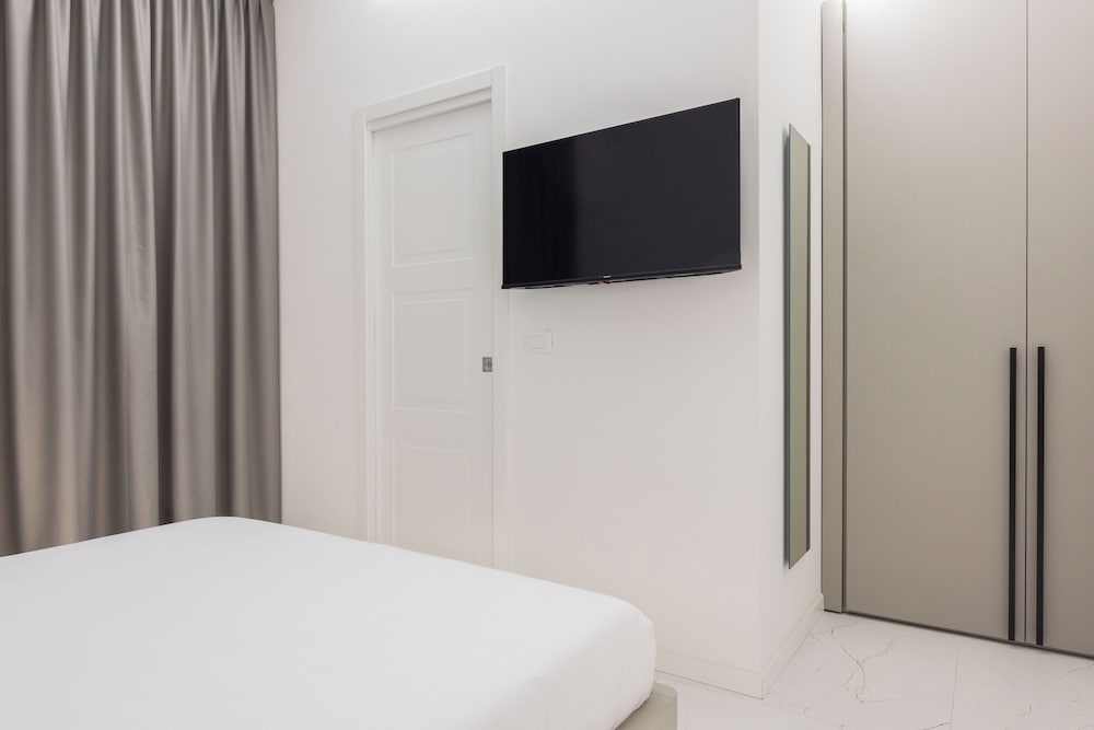 Excelsior Station Suite