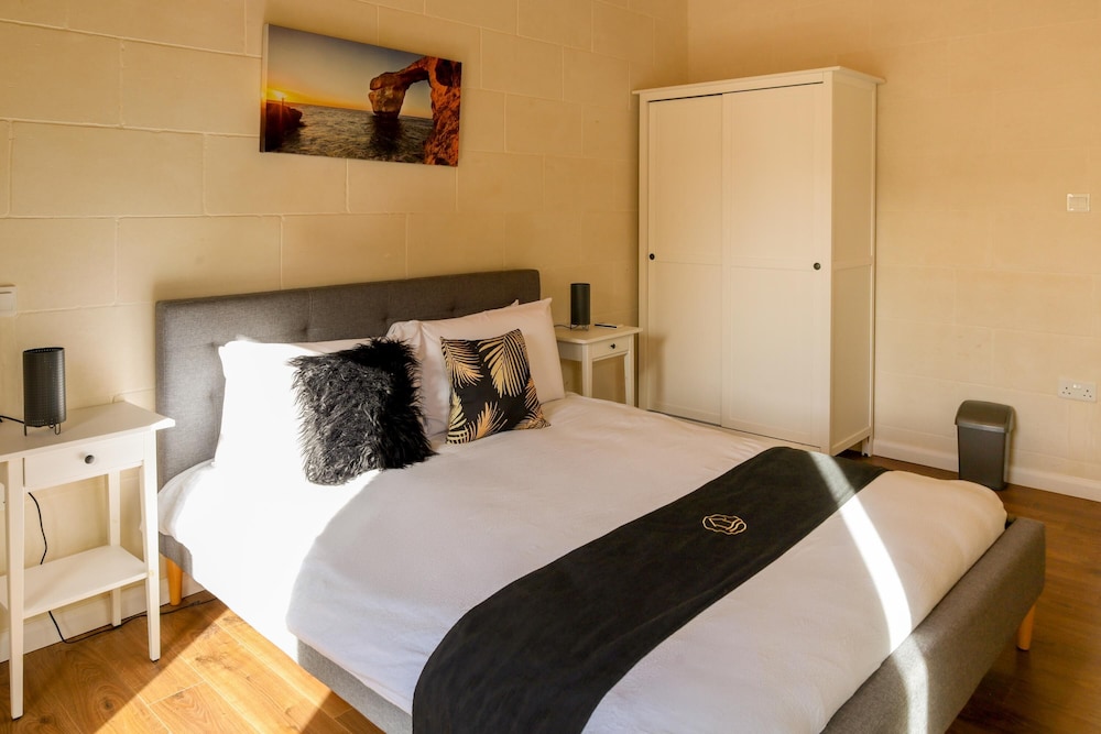 Solaris Gozitan Villa With Pool Gozo