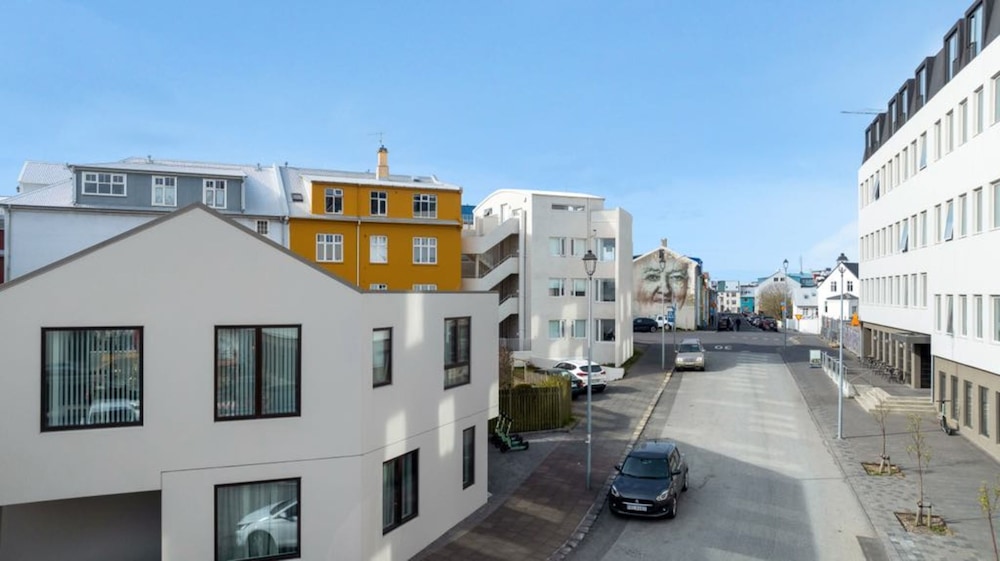 Reykjavik Luxury Hotel Apartment KARTULI