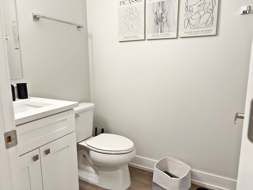 4BR Townhouse with Parking - WV rep 3
