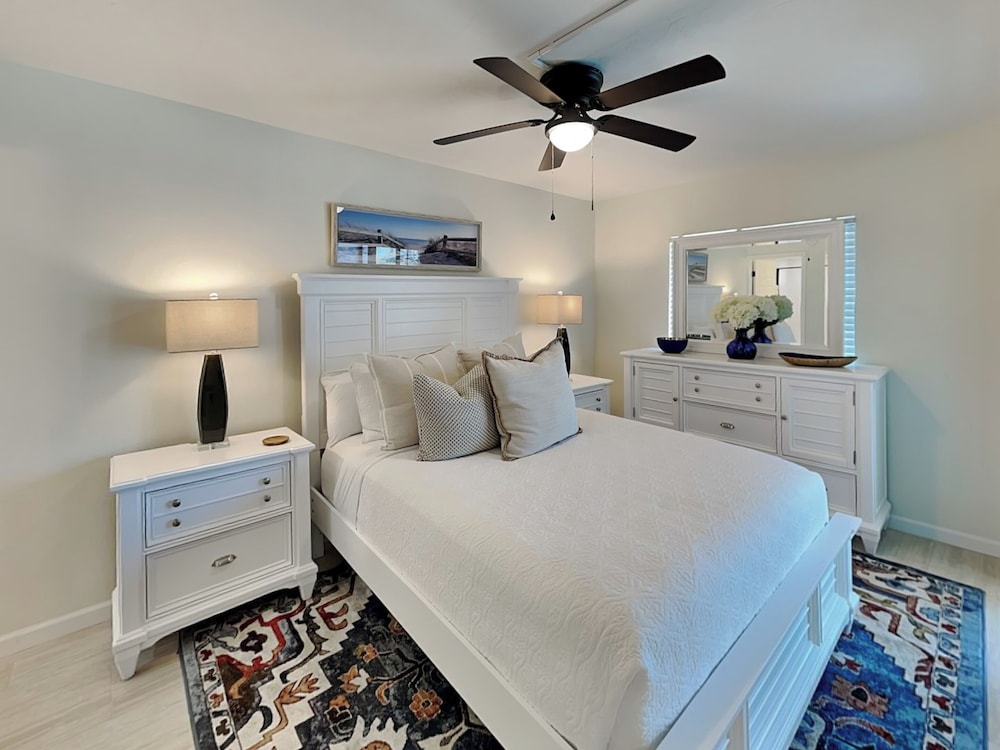 Seaside 3 by Distinctive Beach Rentals