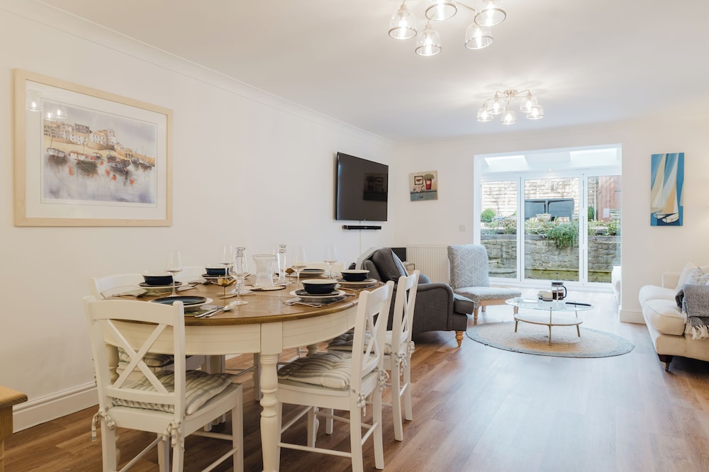 Stylish Retreat with Garden in Tetbury