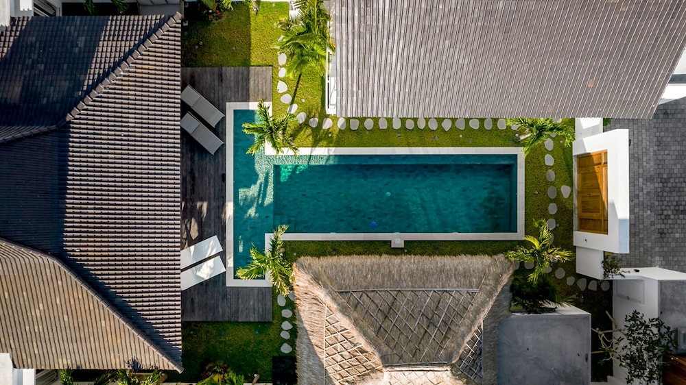 Villa Makena by Alfred in Bali - Stunning Tropical 6BD Villa Near the Beach