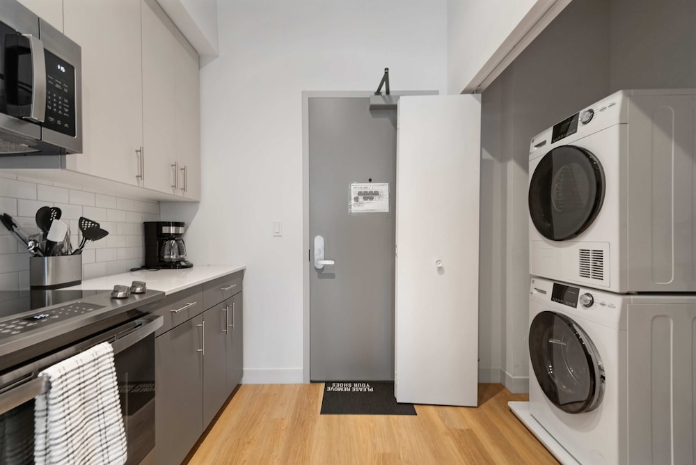 The Nova 4BR Family Friendly Near Lincoln Park