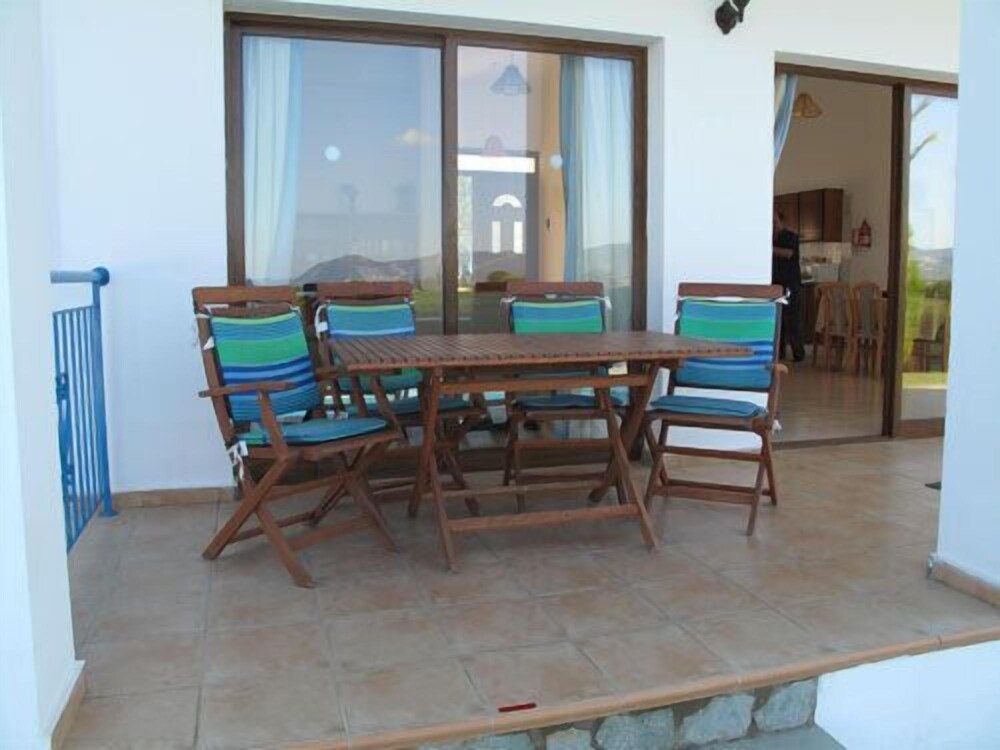 Chriseleni Latchi Villas
