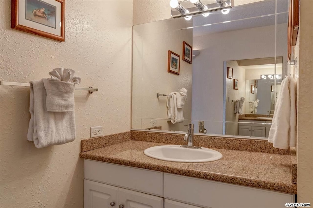 Wonderful West Maui Beach Suites - Image 3