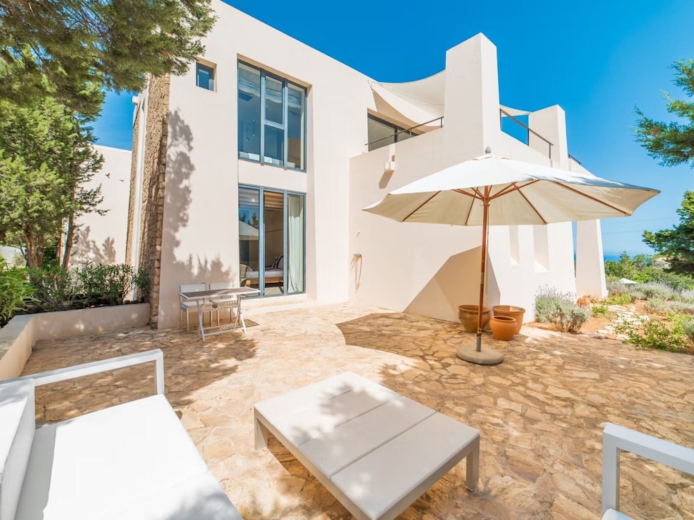 Majestic Villa With Private Pool