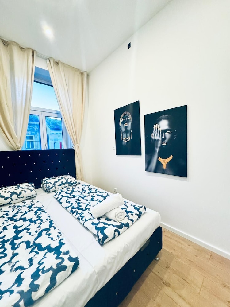 Spacious 3BR Near Kaufpark Alterlaa