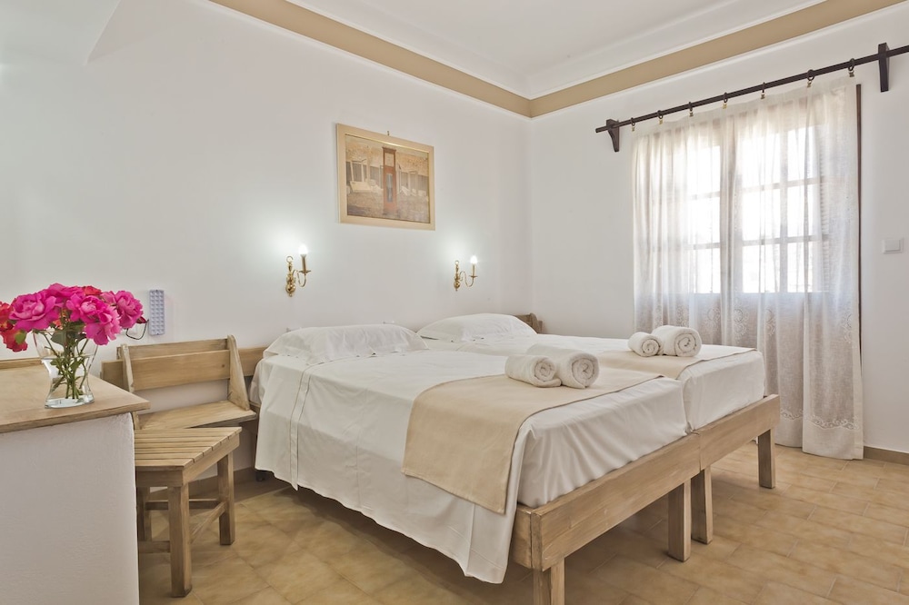 Philoxenia en Karpathos — hotel room