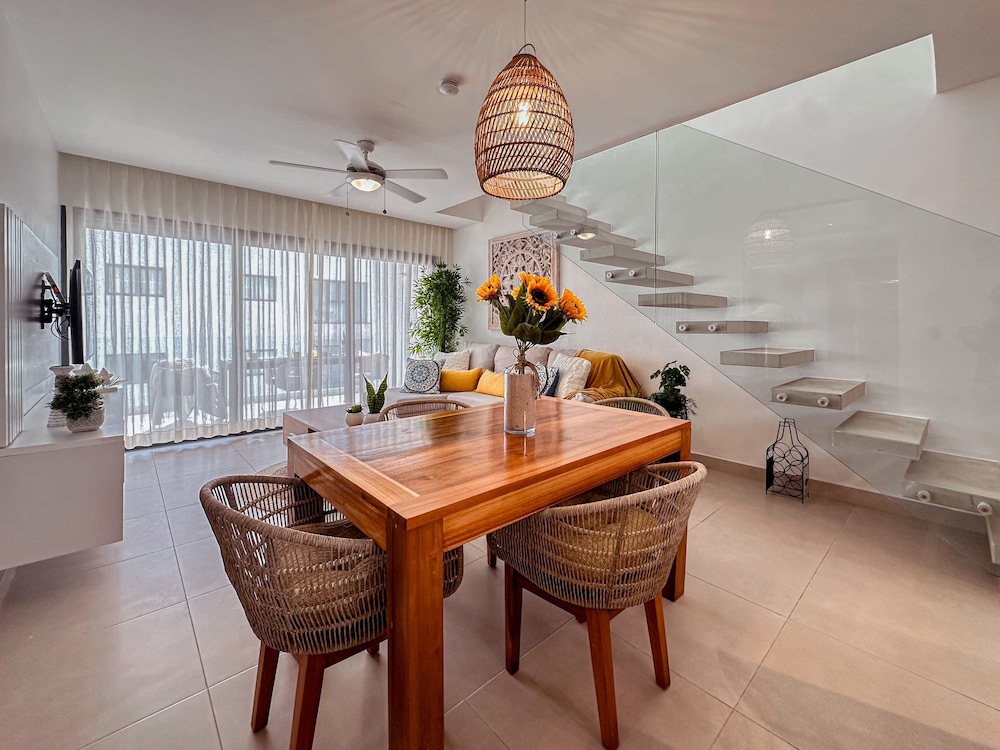 Fantastic Beach Penthouse With Rooftop BBQ