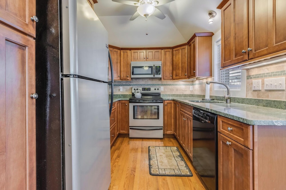 Delaware Avenue 34B