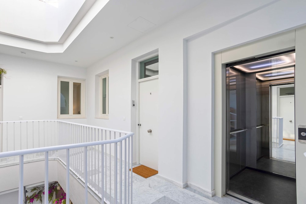 Spectacular Duplex in C diz Center Patrocinio III