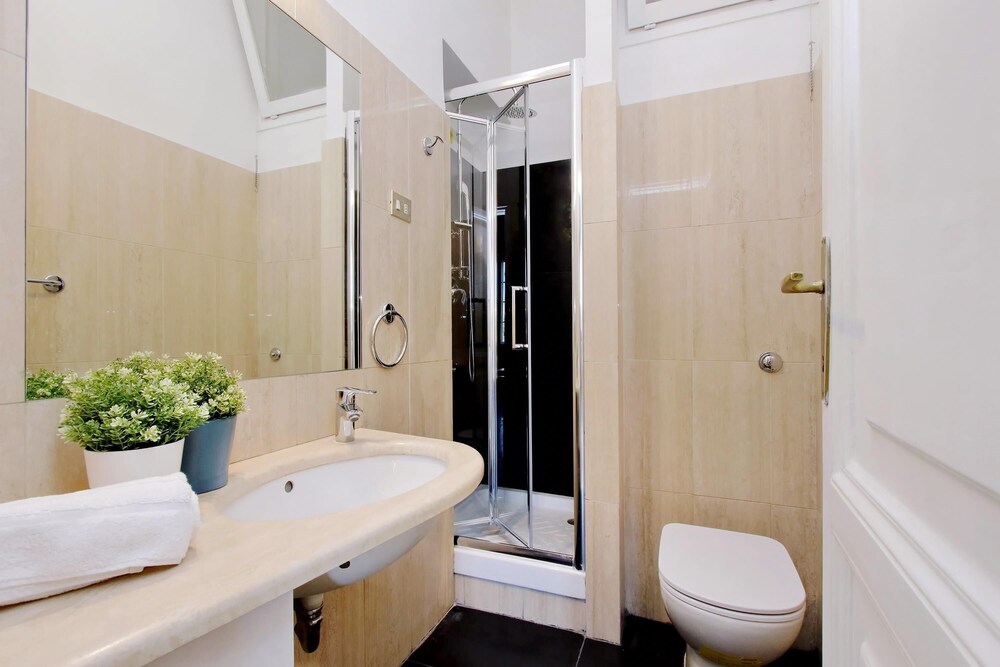 Tiberina Spacious Apartment