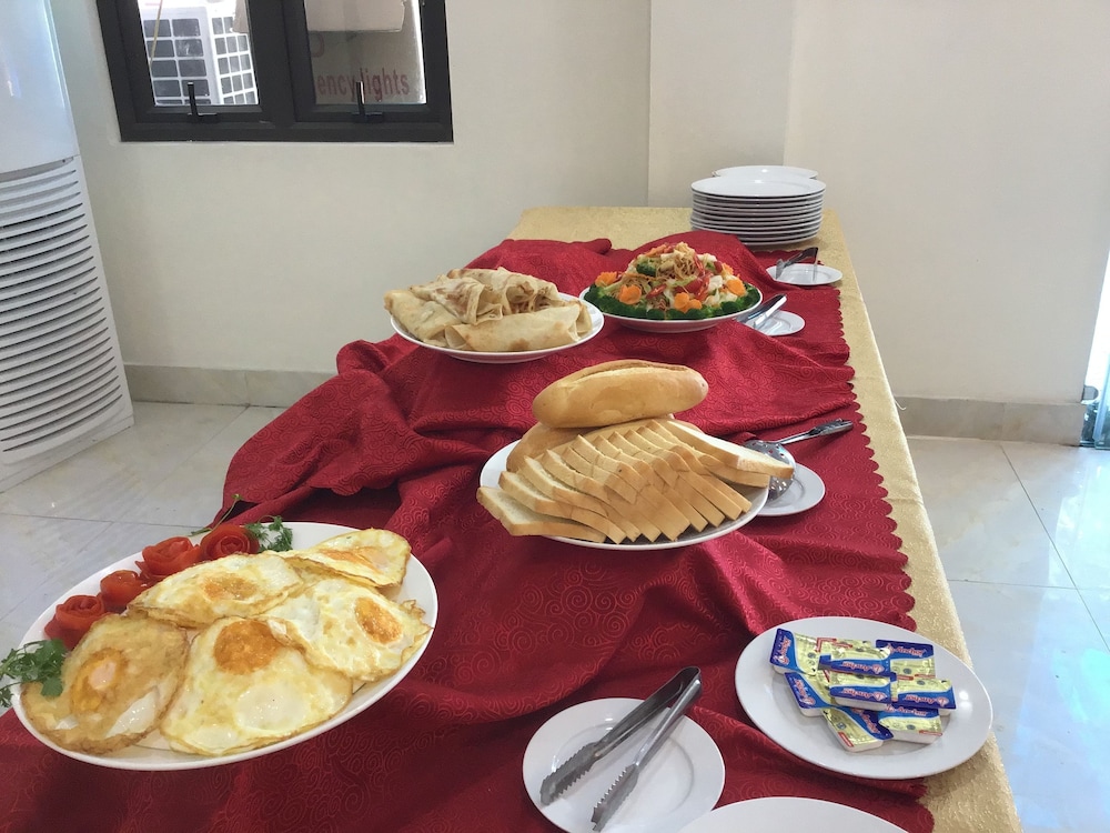 Cong Khanh Hotel - Hostel