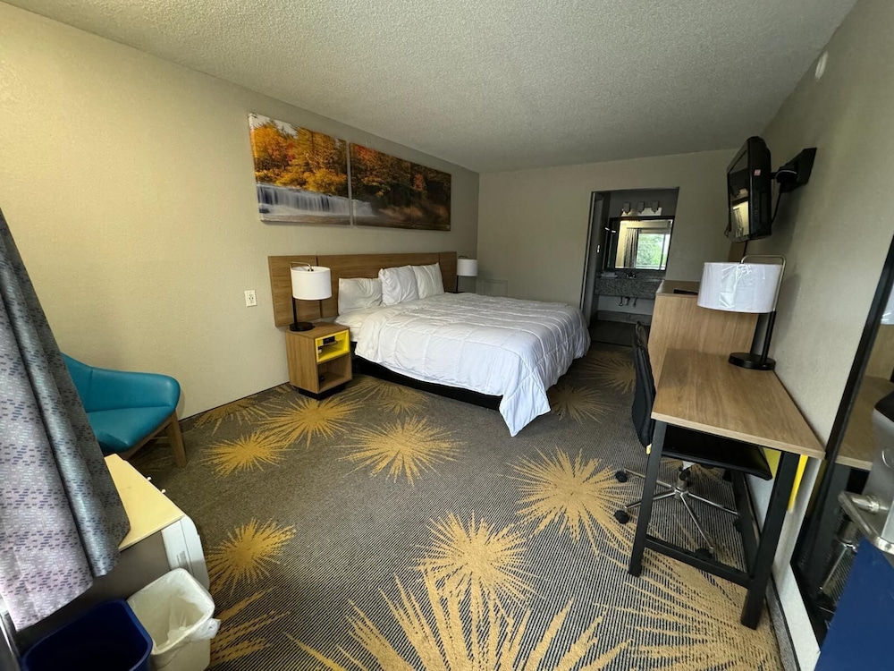 Days Inn by Wyndham Salisbury view 5