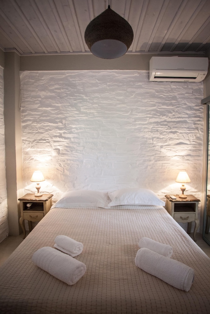 Porto Koundouros Beach and Villas